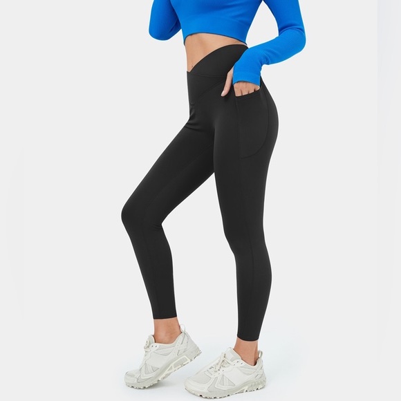 Halara Women’s Mid Rise Pocket Black Leggings Size M - Picture 2 of 16